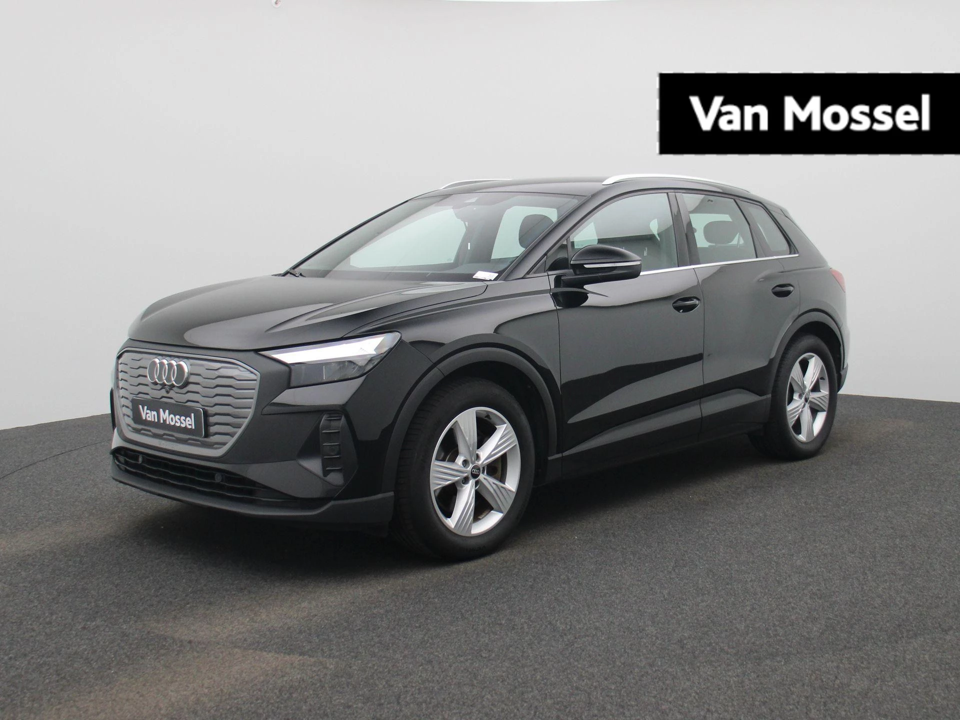 Audi-Q4 e-tron-image-0