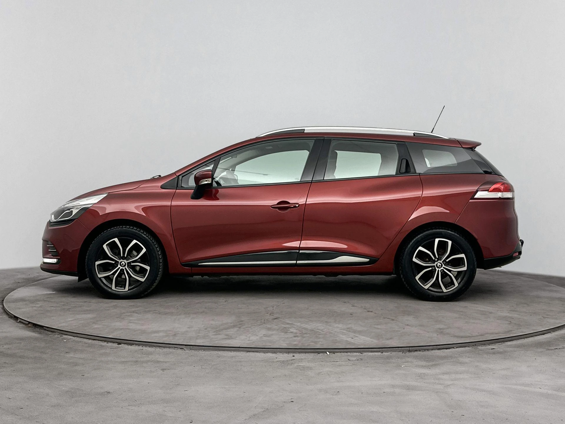Renault-Clio-image-1