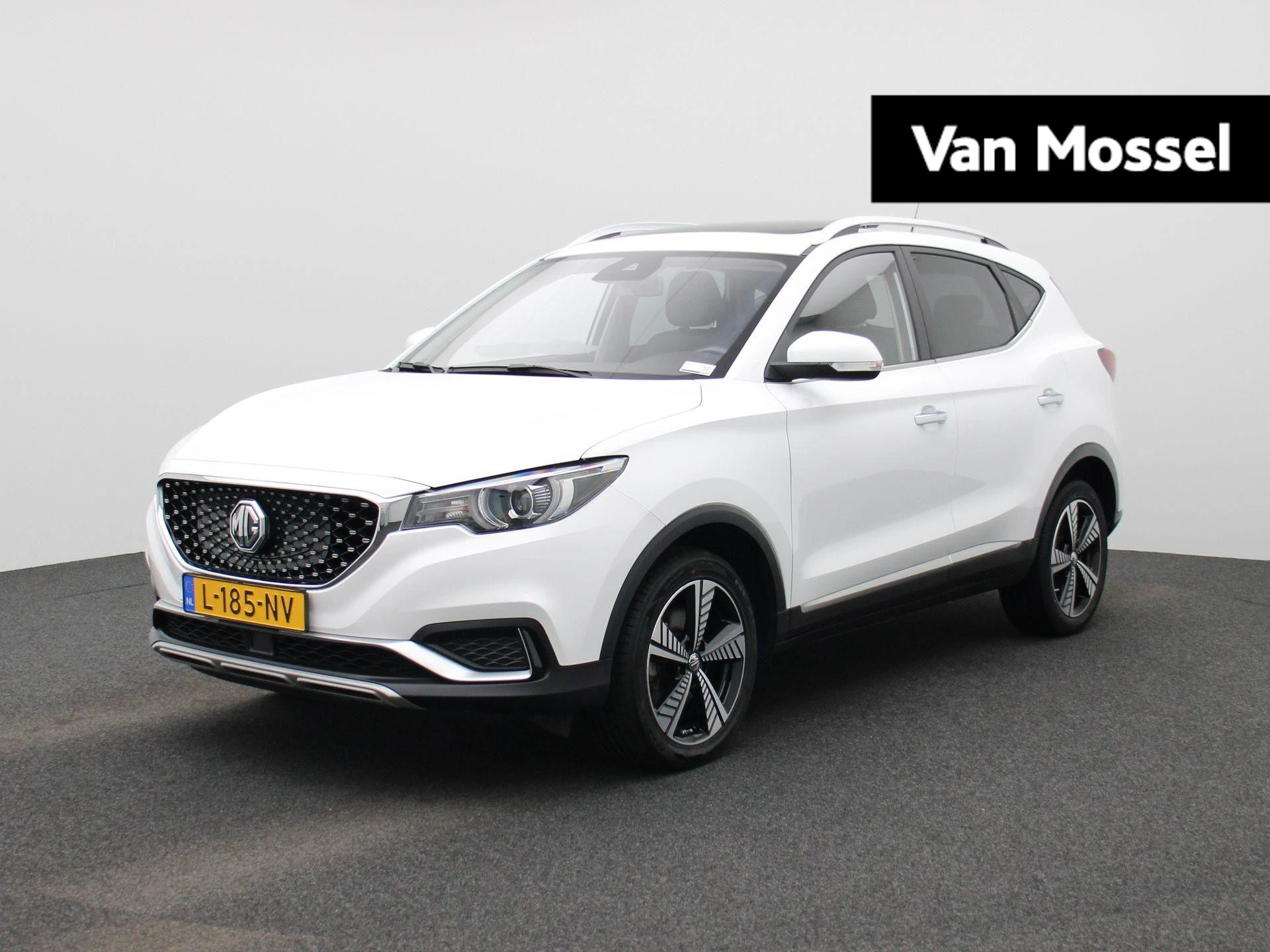 MG-ZS EV-image-0