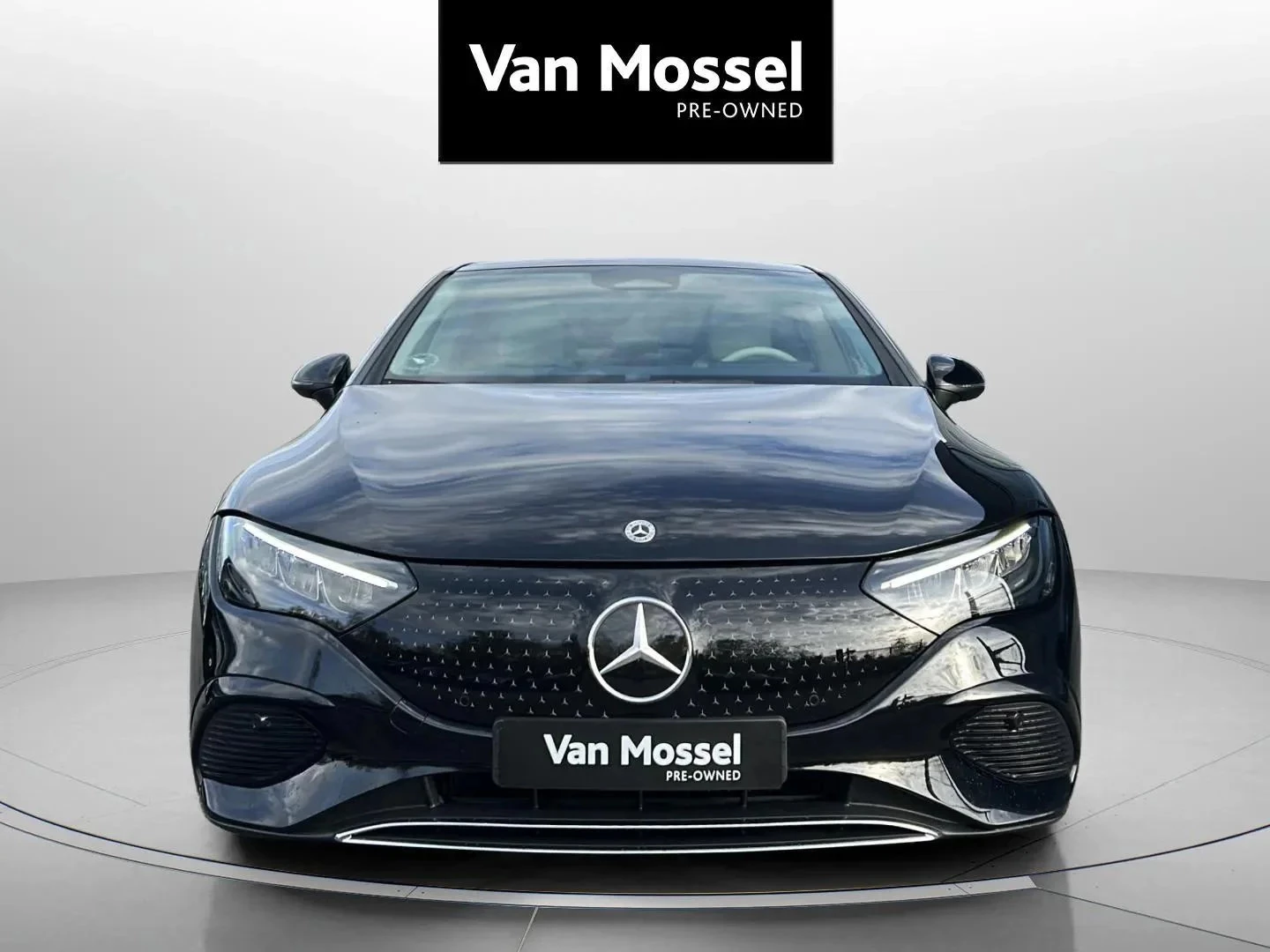 Mercedes-Benz-EQE-image-1