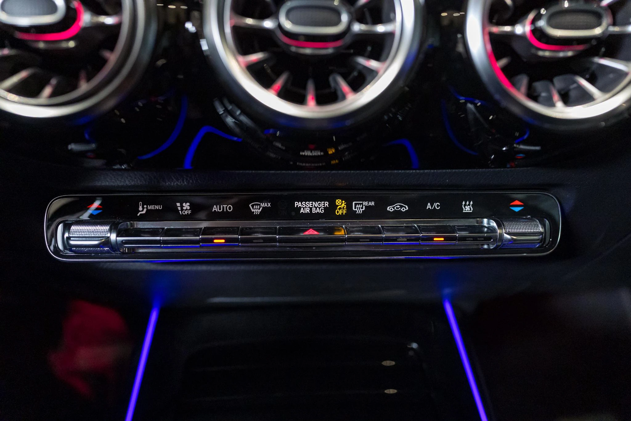Mercedes-Benz-EQA-image-32