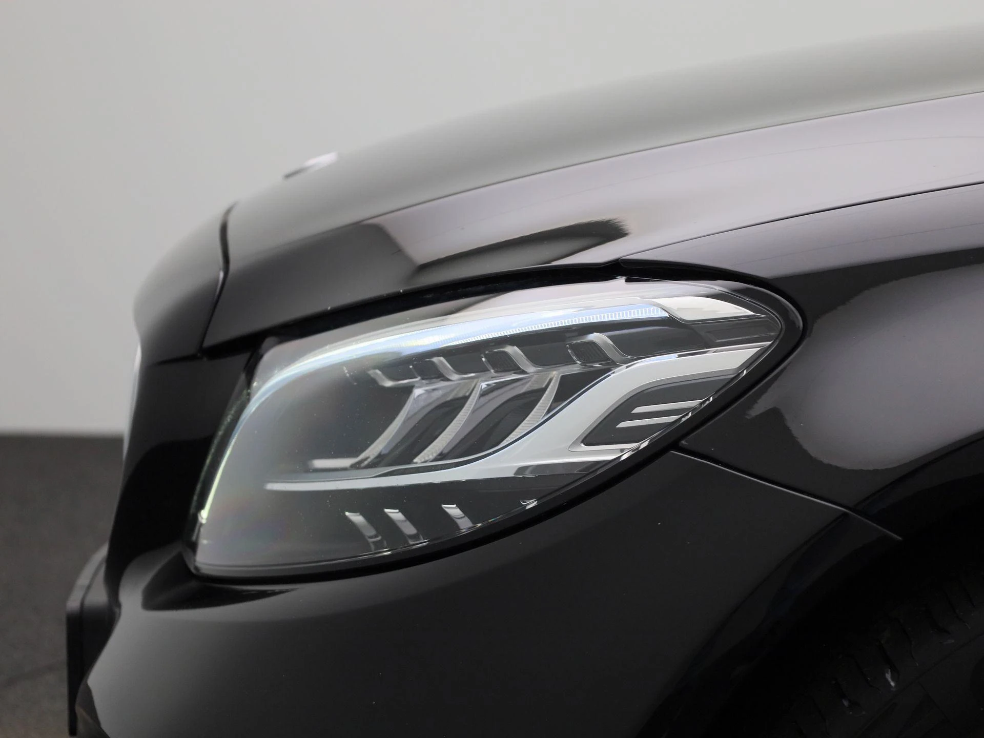 Mercedes-Benz-C-Klasse-image-15