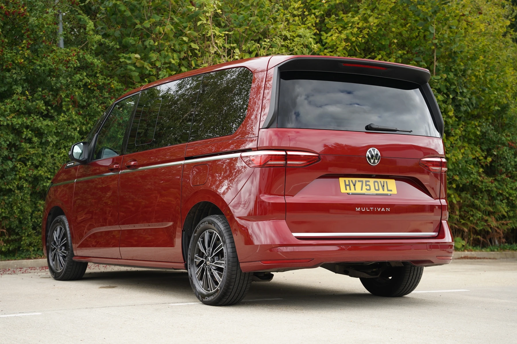Volkswagen-Multivan-image-2