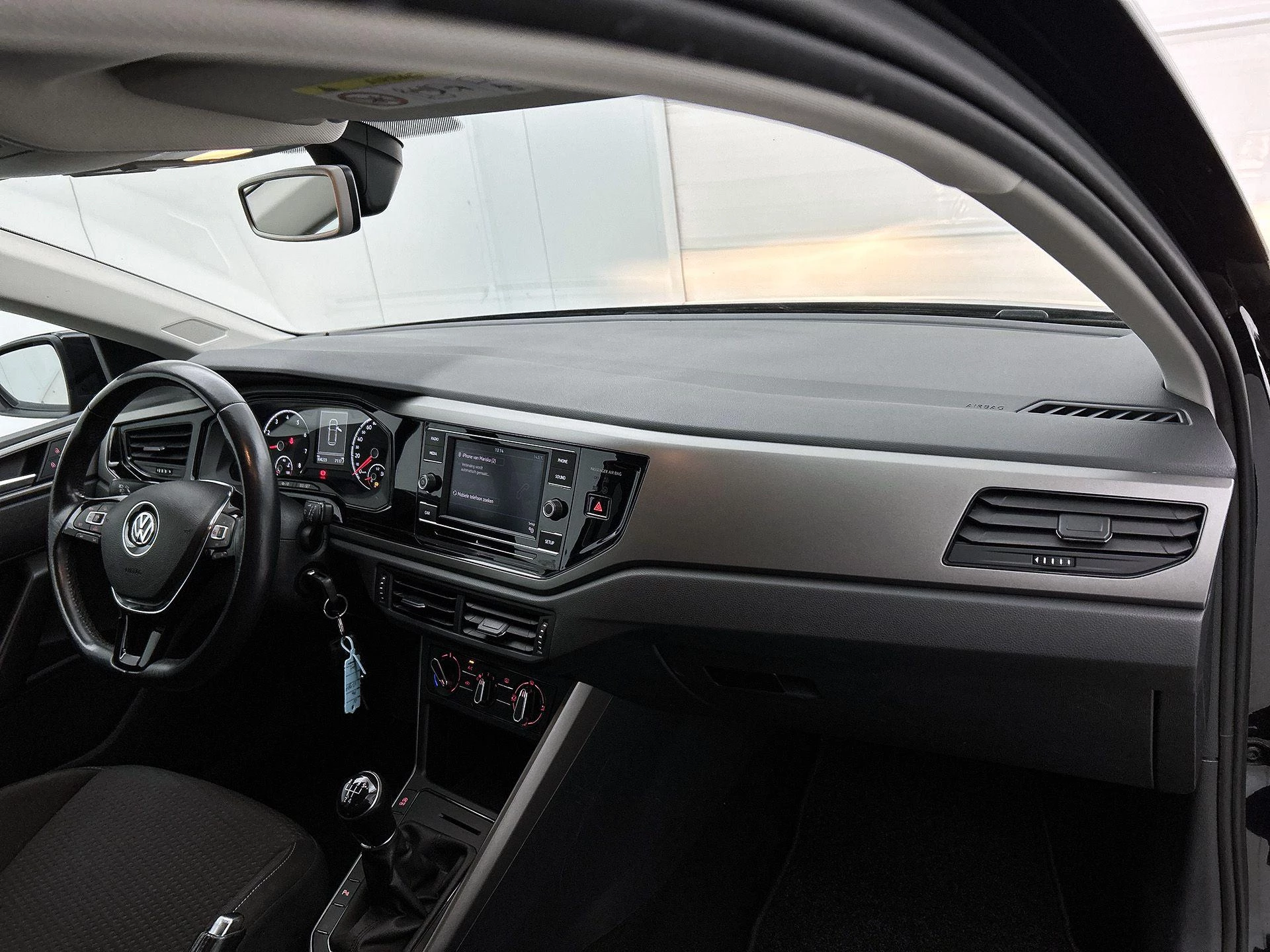 Volkswagen-Polo-image-15