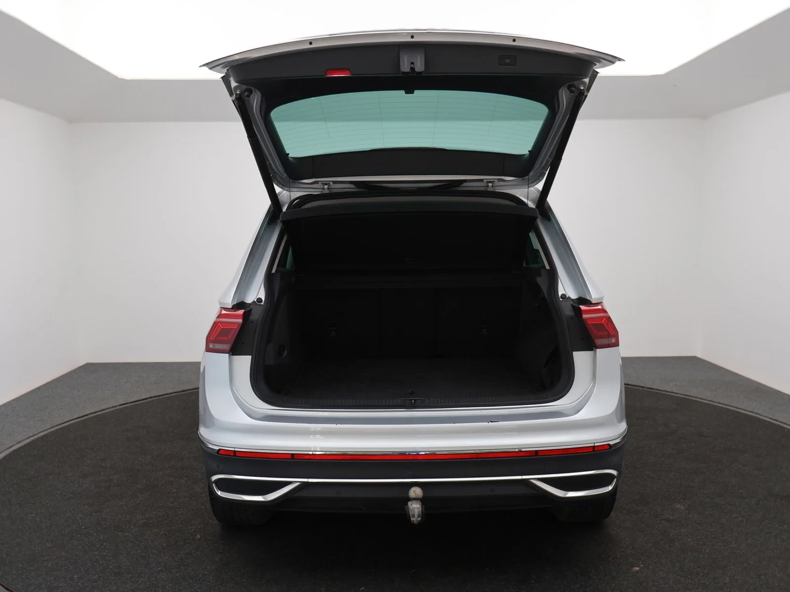 Volkswagen-Tiguan-image-15