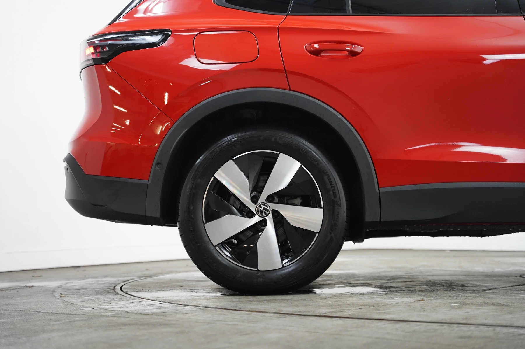 Volkswagen-Tiguan-image-27