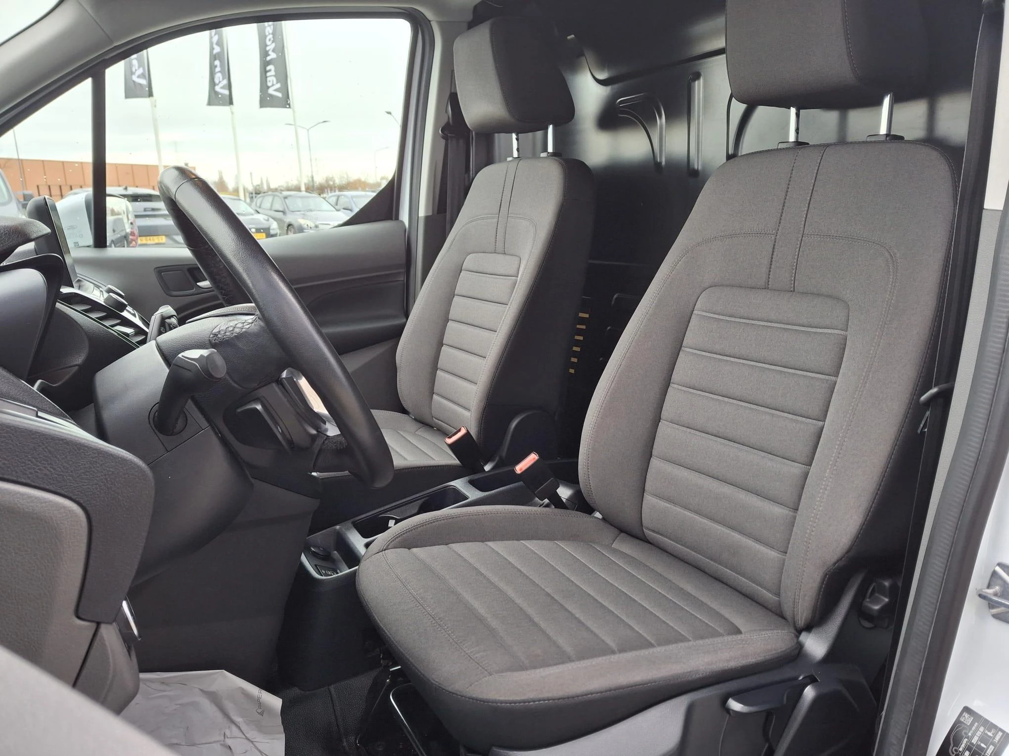 Ford-Transit Connect-image-7