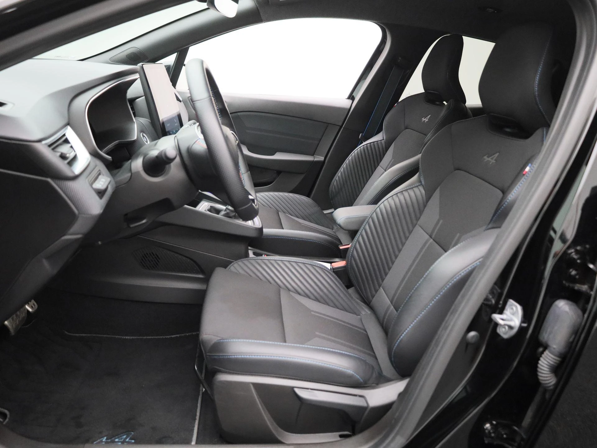 Renault-Clio-image-11