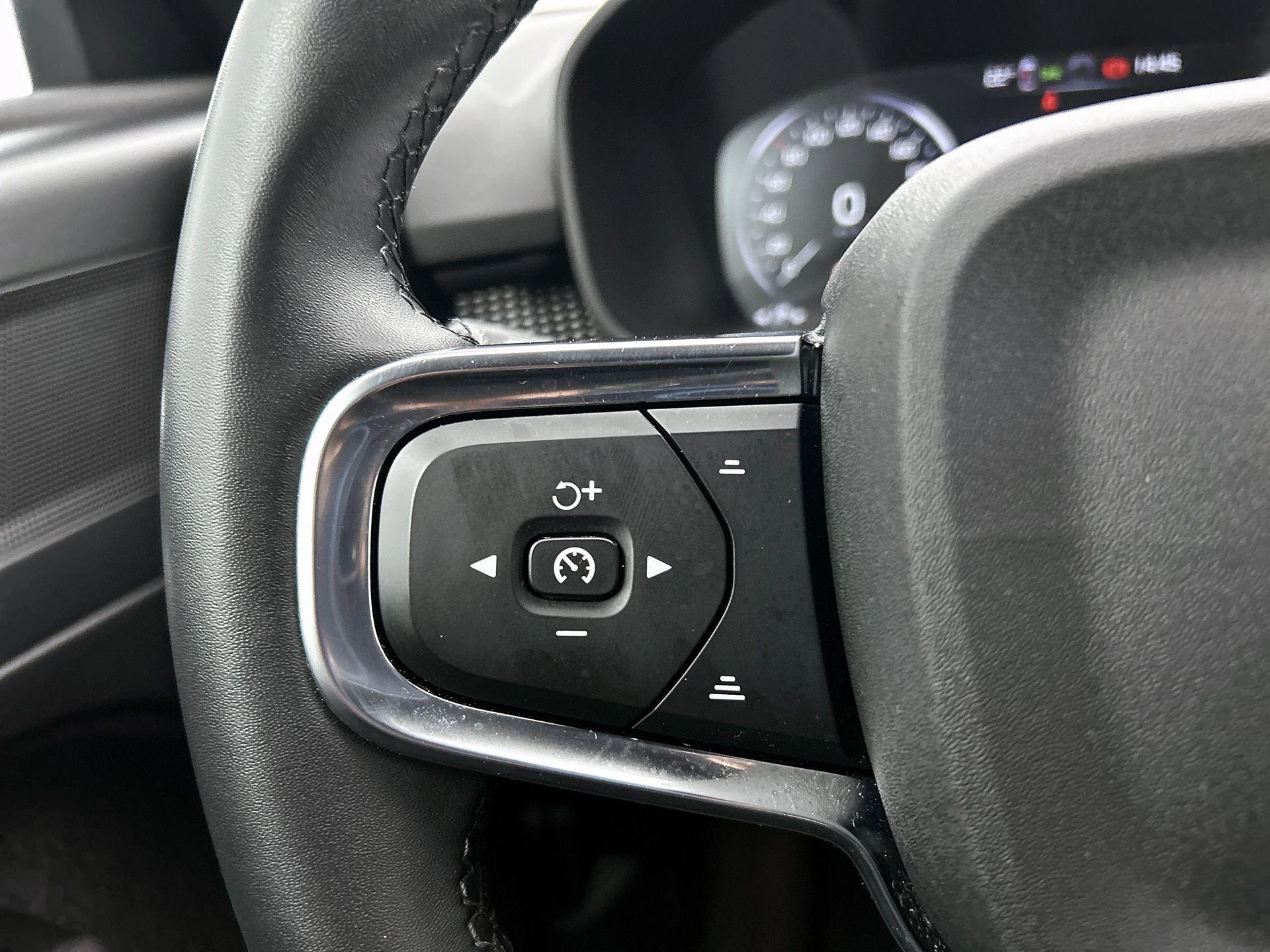 Volvo-XC40-image-5