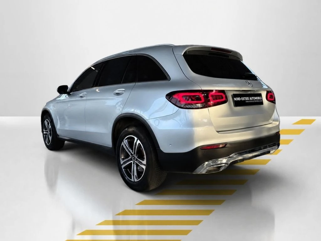 Mercedes-Benz-GLC 220 d-image-11