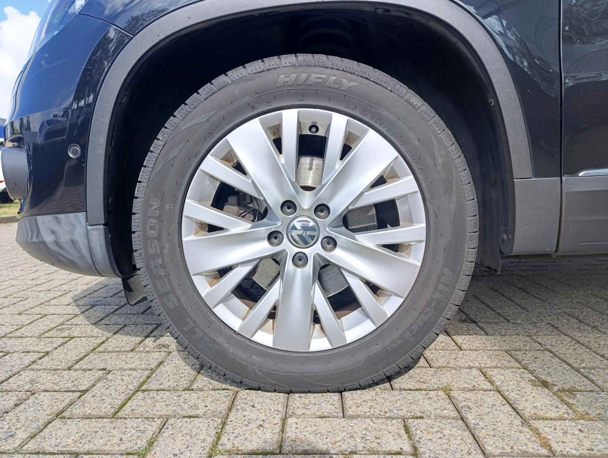 Volkswagen-Tiguan-image-7