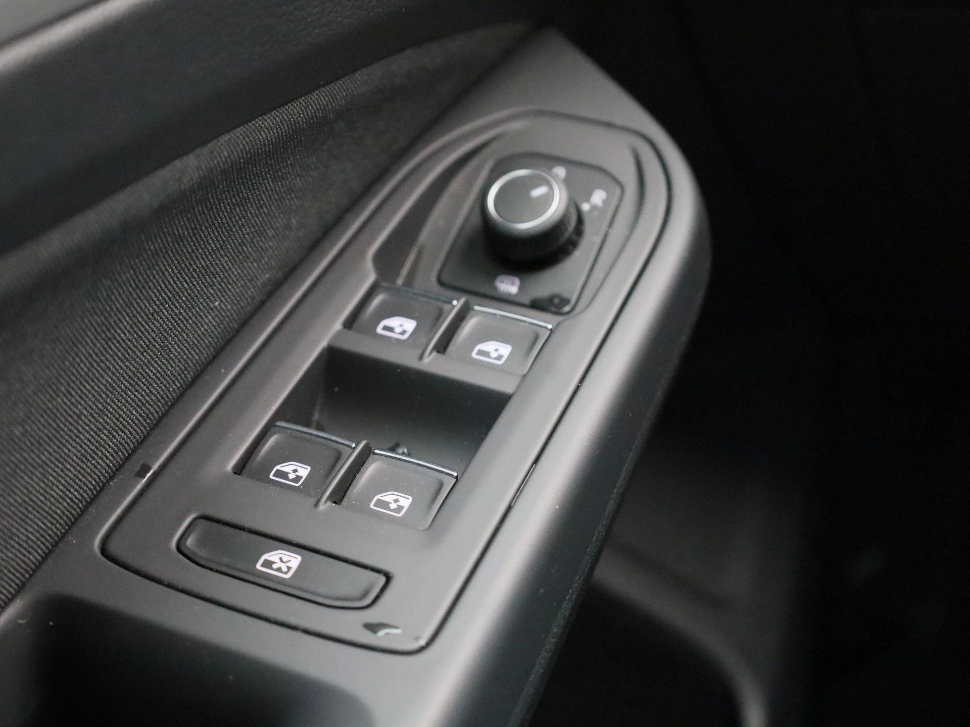 Volkswagen-Golf-image-28