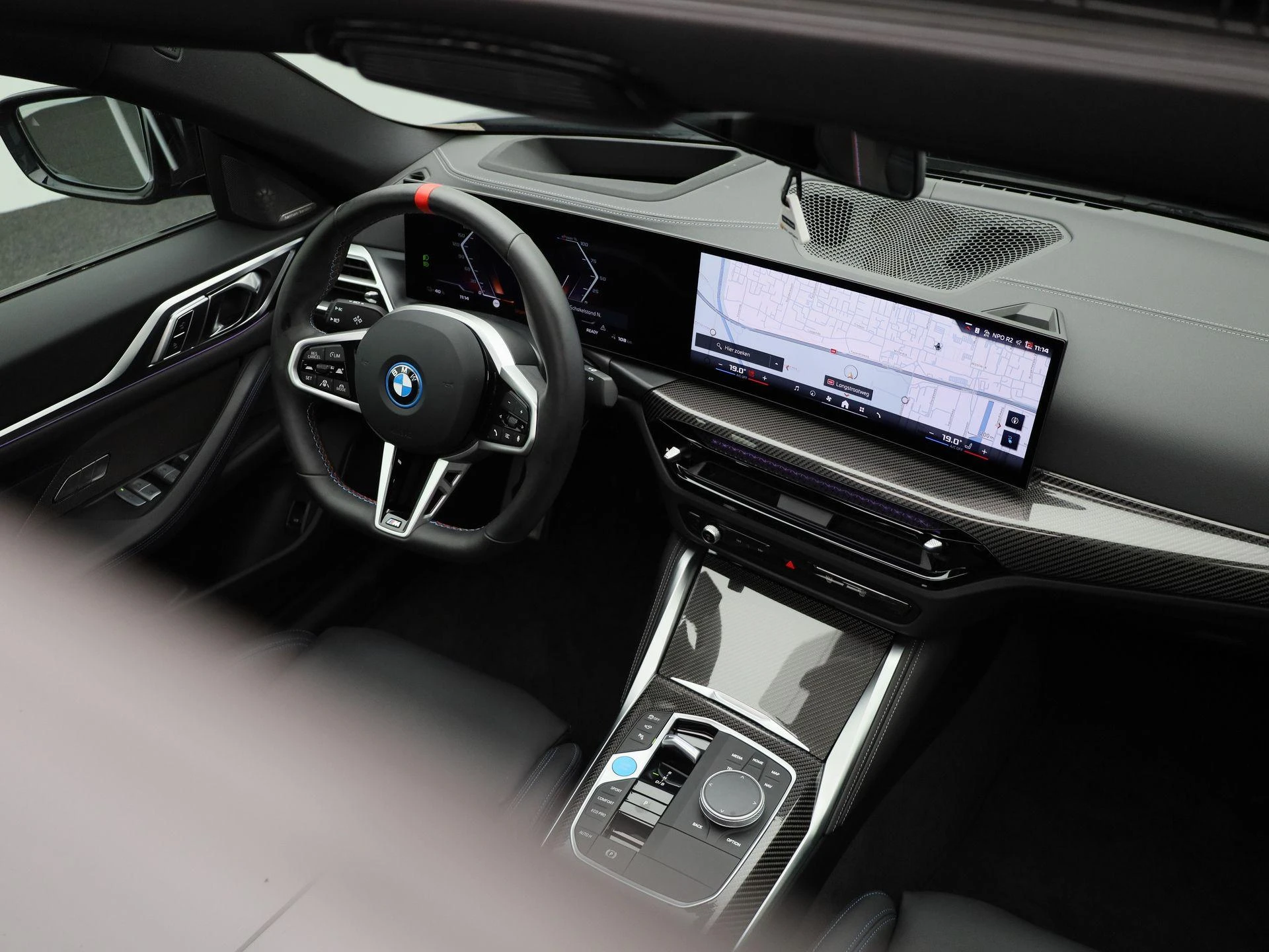 BMW-i4-image-51