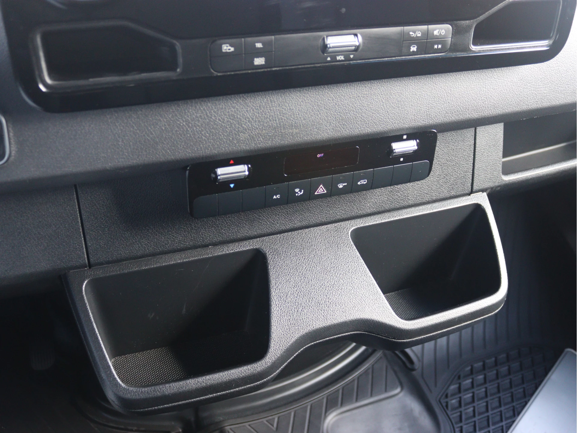 Mercedes-Benz-Sprinter-image-9