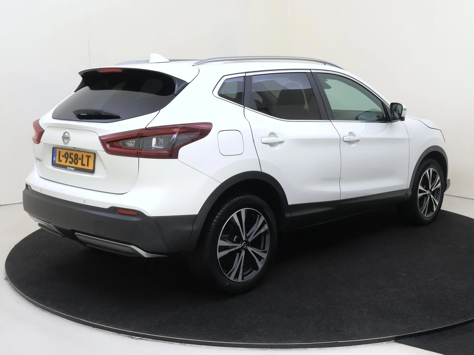 Nissan QASHQAI 1.3 DIG-T Design Edition