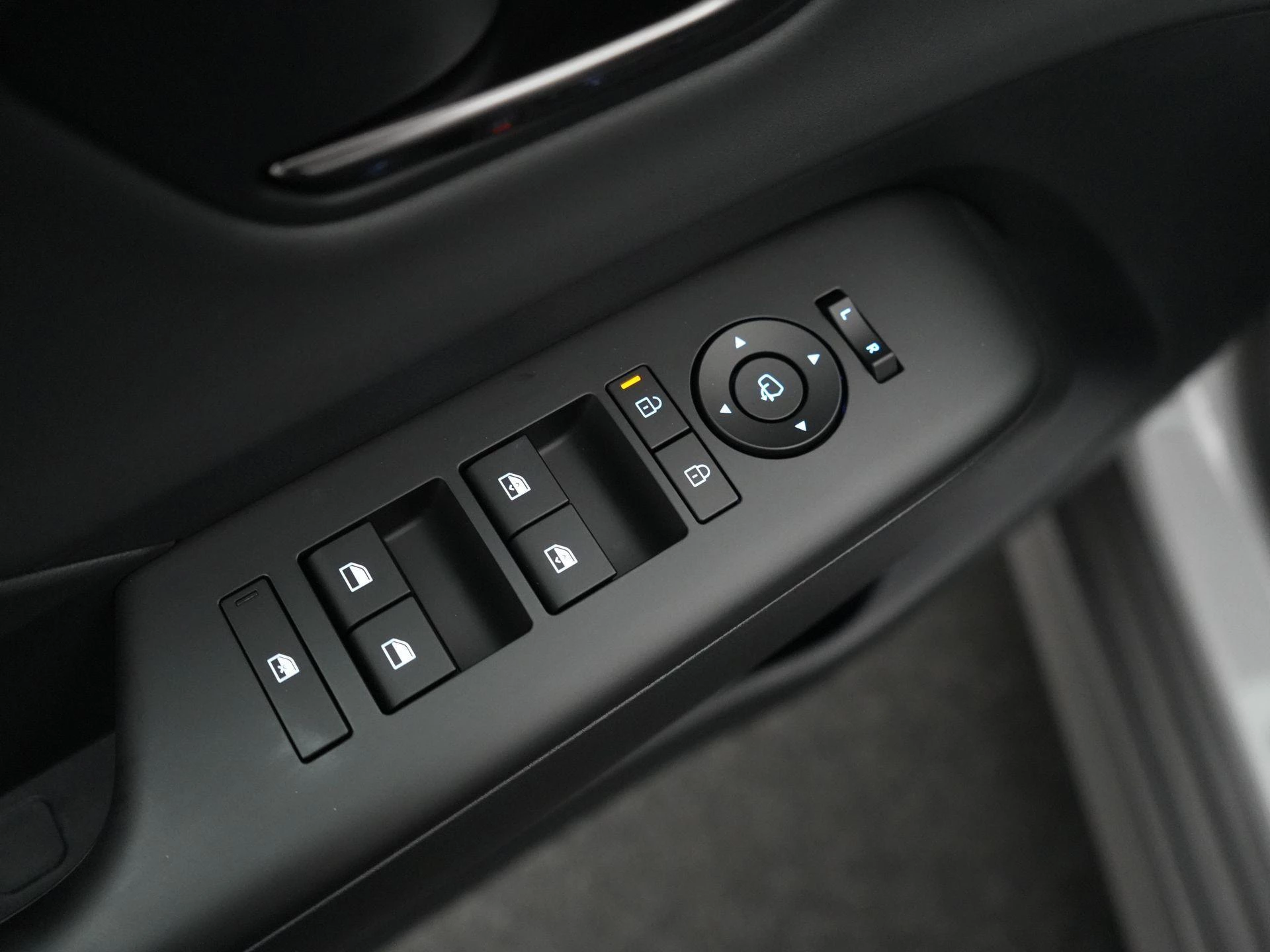 Hyundai-Kona-image-40