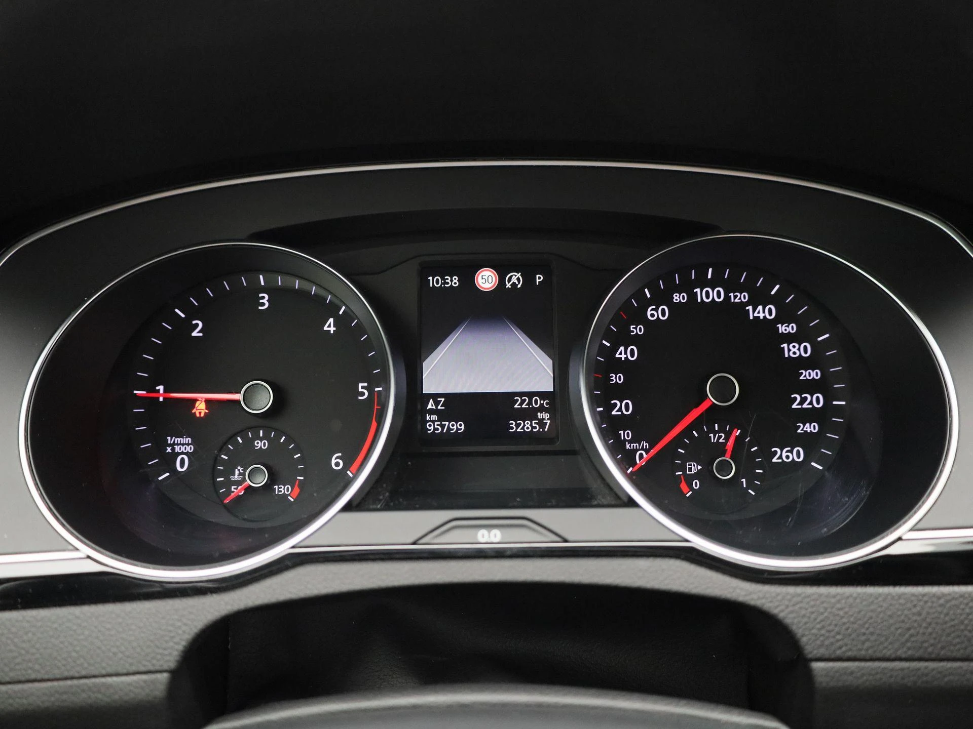 Volkswagen-Passat-image-18