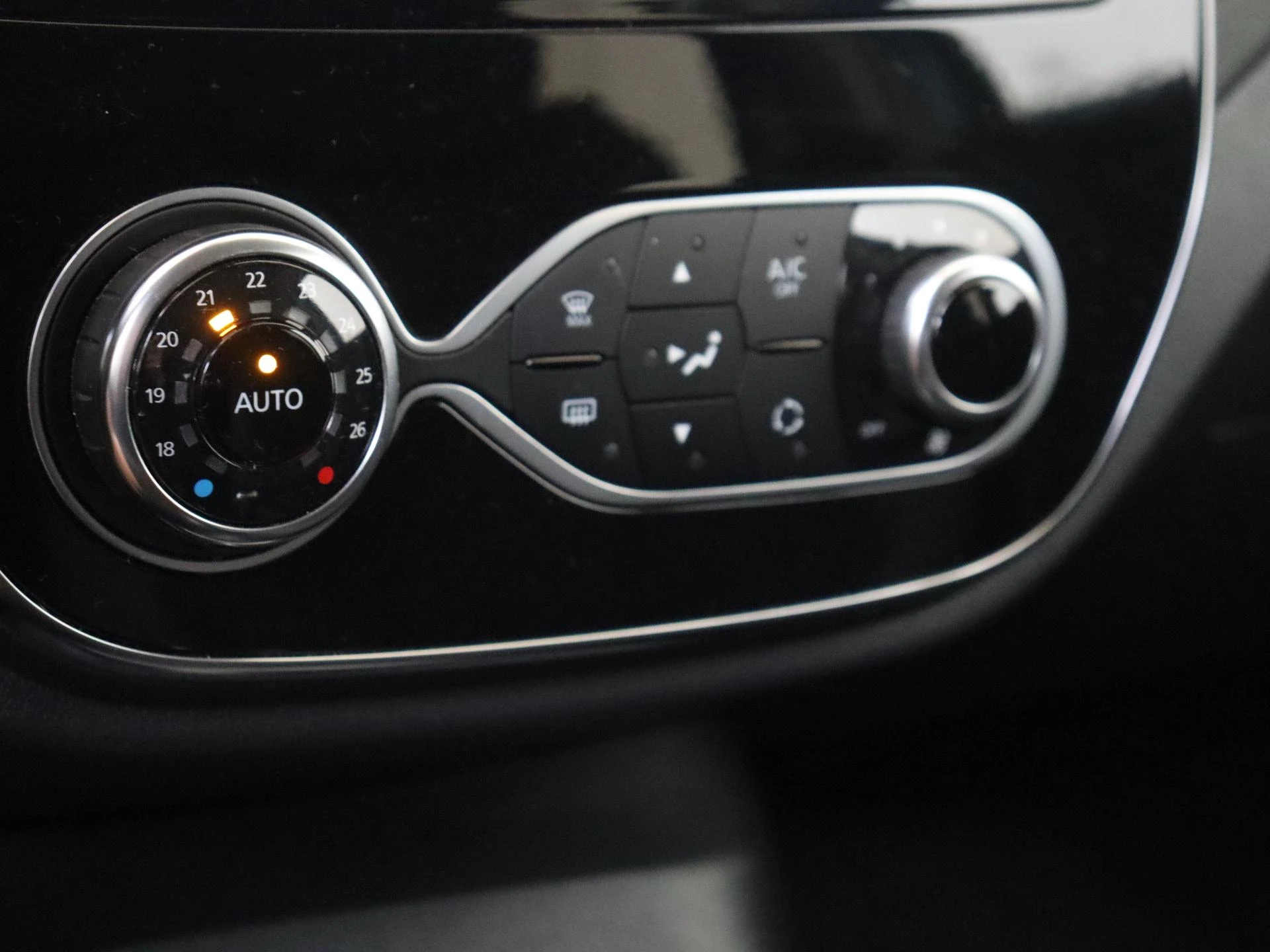 Renault-Captur-image-18