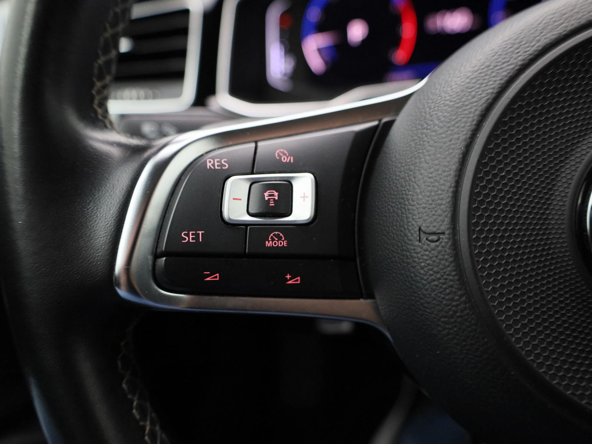 Volkswagen-Polo-image-19