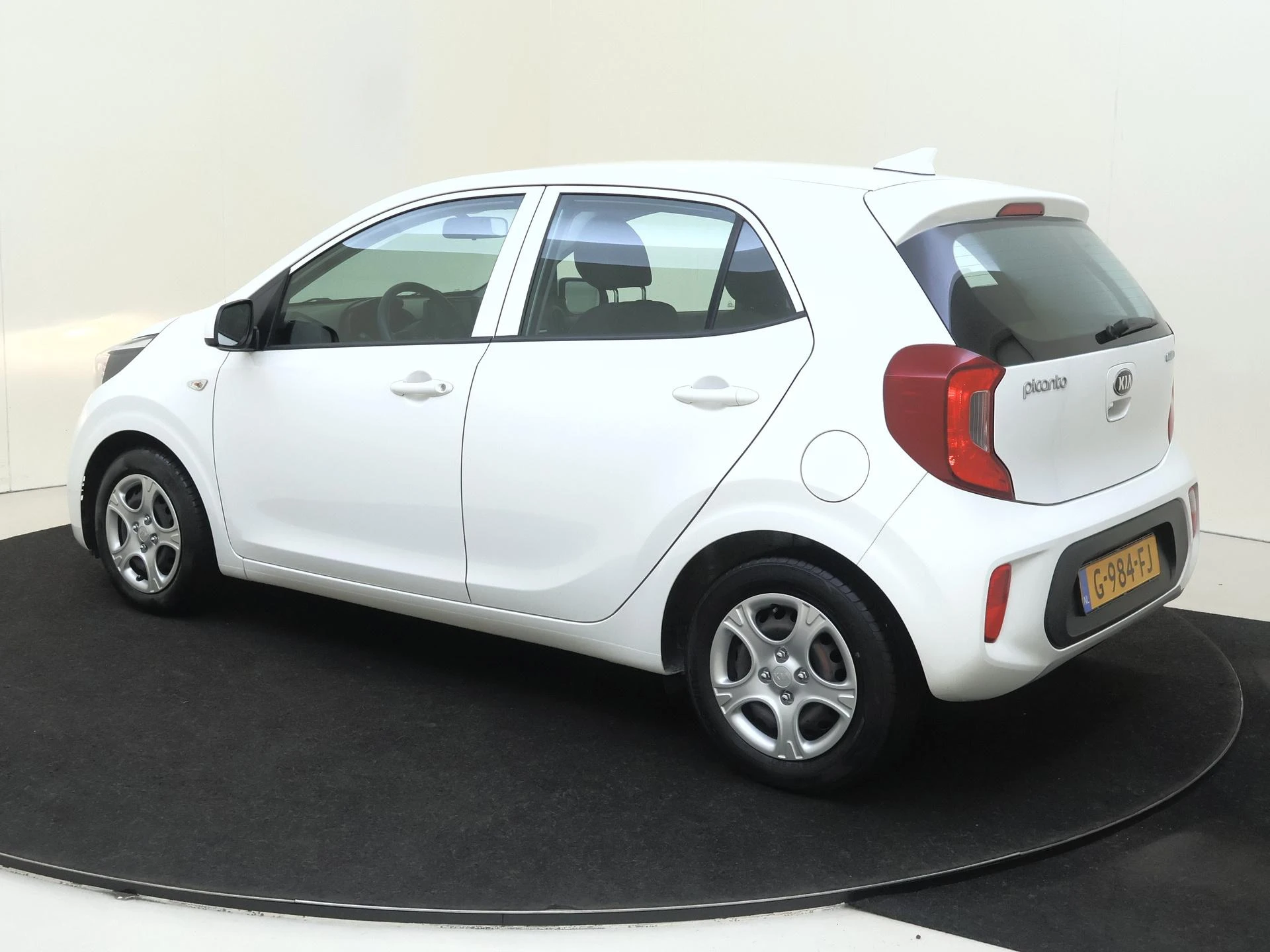 Kia-Picanto-image-2
