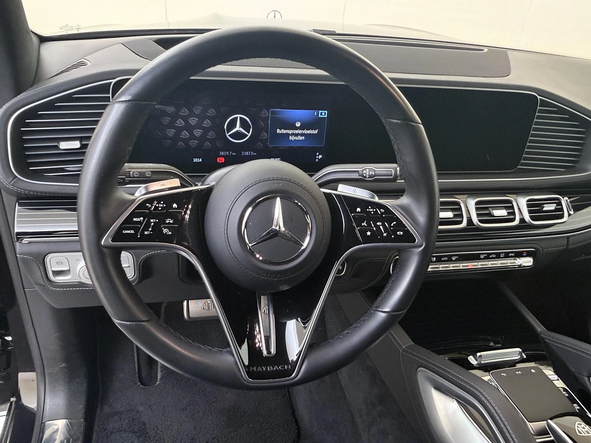 Mercedes-Benz-GLS-image-9