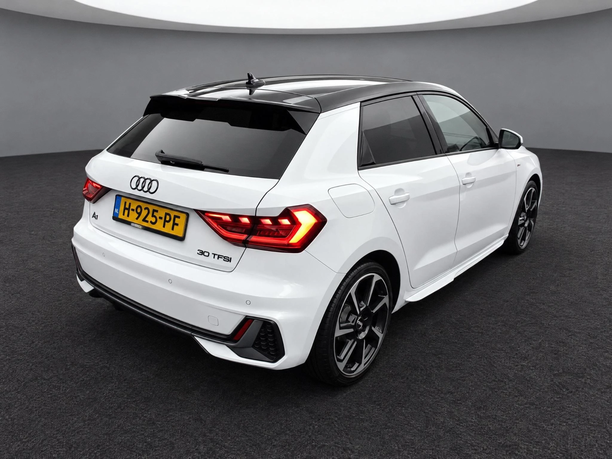 Audi-A1 Sportback-image-3
