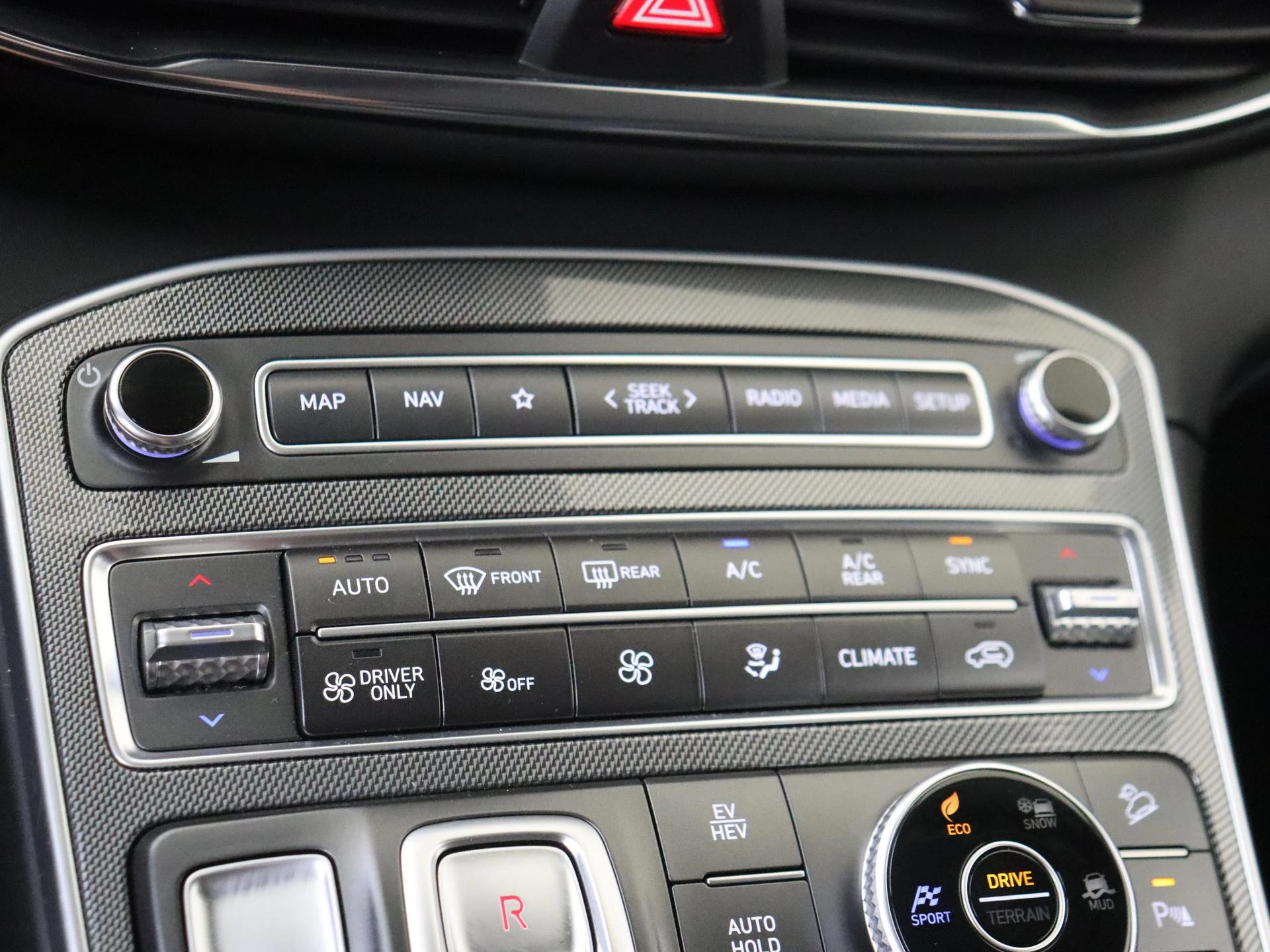 Hyundai-Santa Fe-image-19