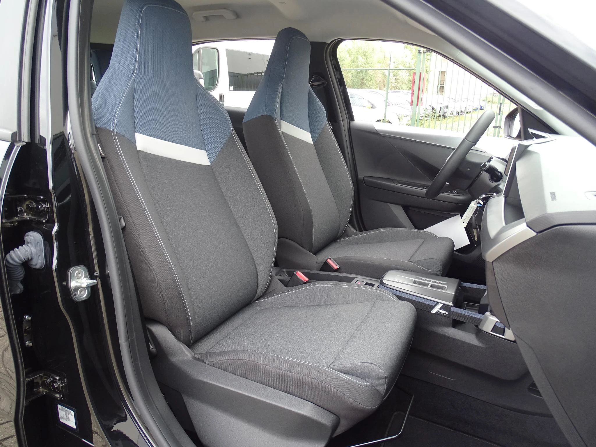 Opel-Frontera-image-12