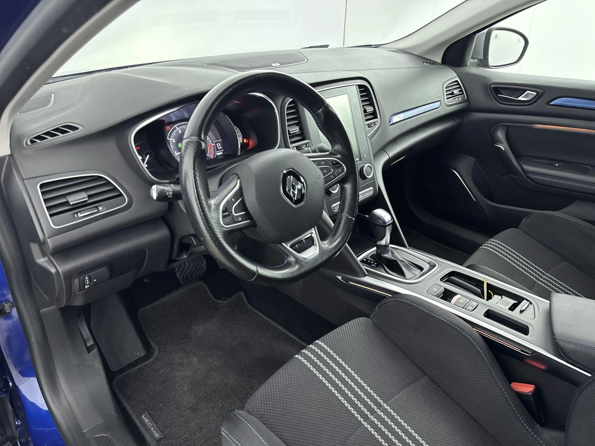 Renault-Mégane Estate-image-15