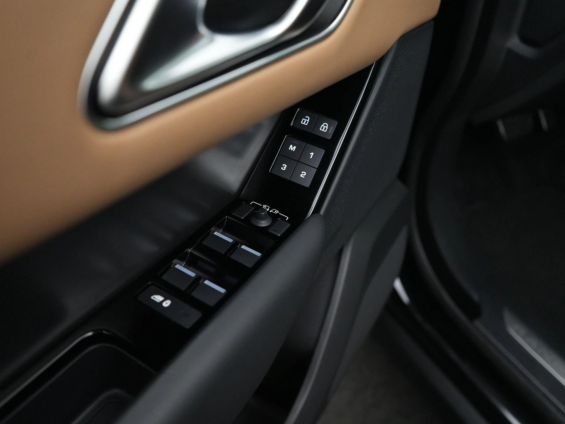 Land Rover-Range Rover Velar-image-41