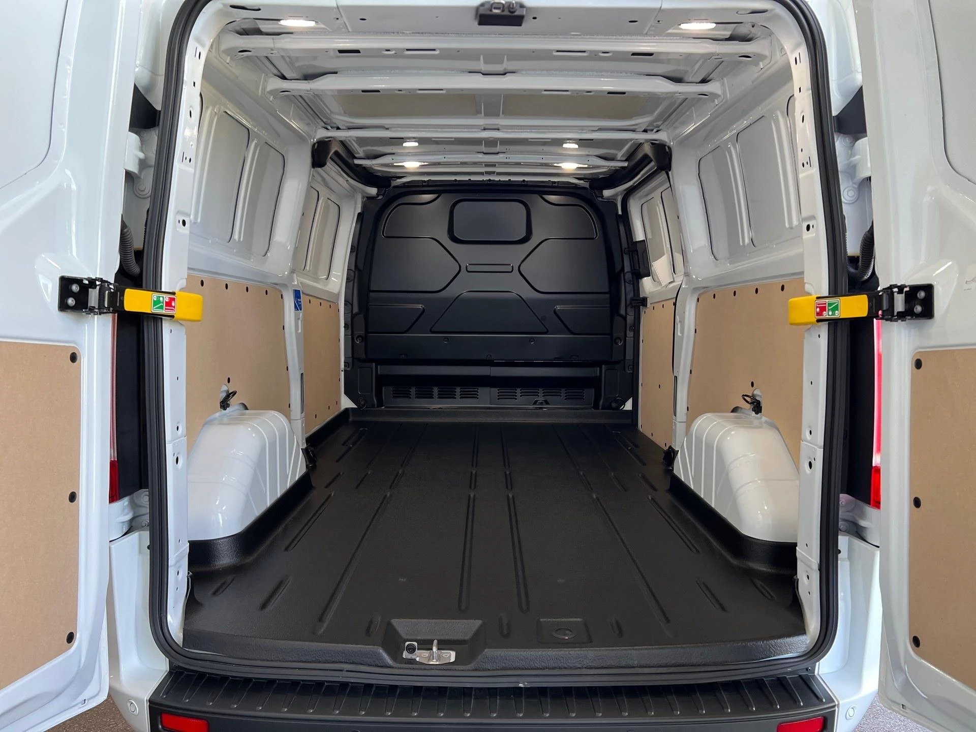 Ford-Transit Custom-image-9