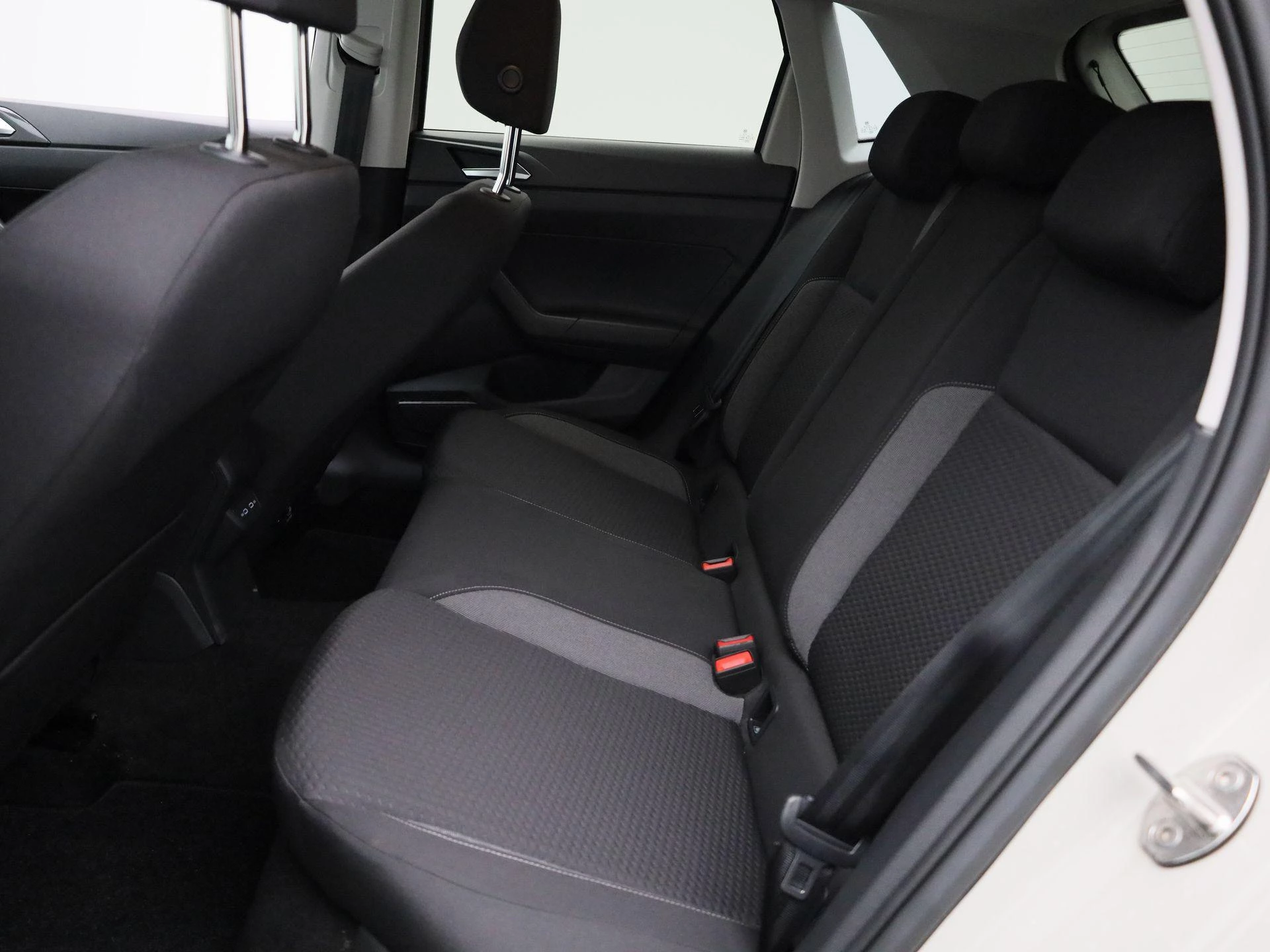 Volkswagen-Polo-image-11