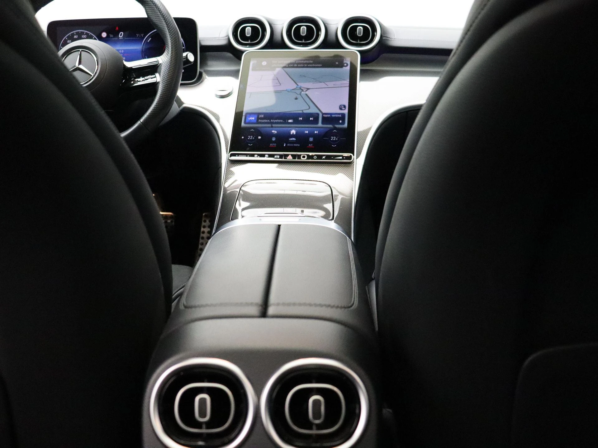 Mercedes-Benz-C-Klasse-image-24