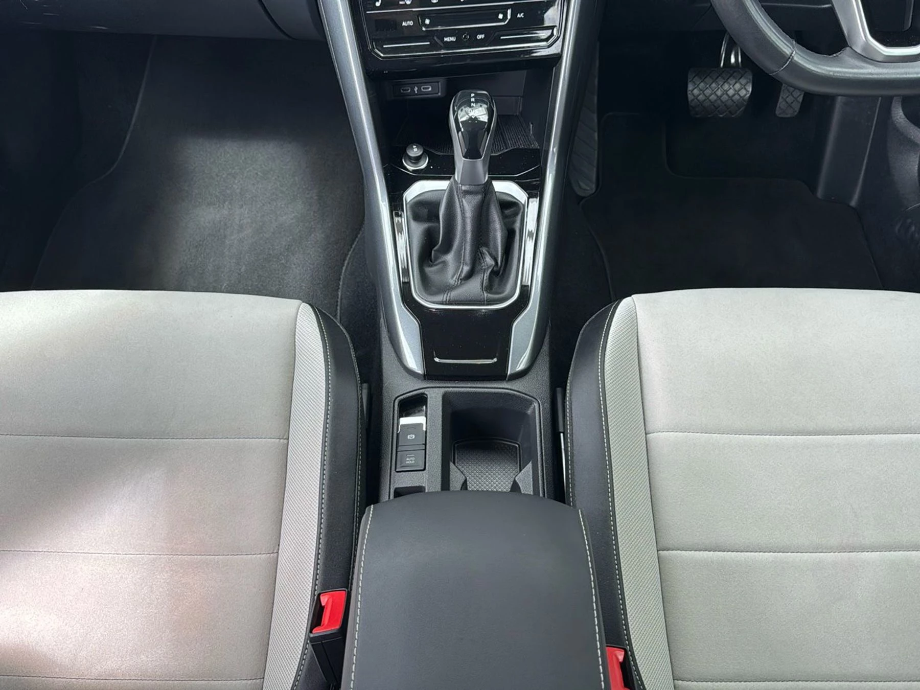 Volkswagen-T-Roc-image-9