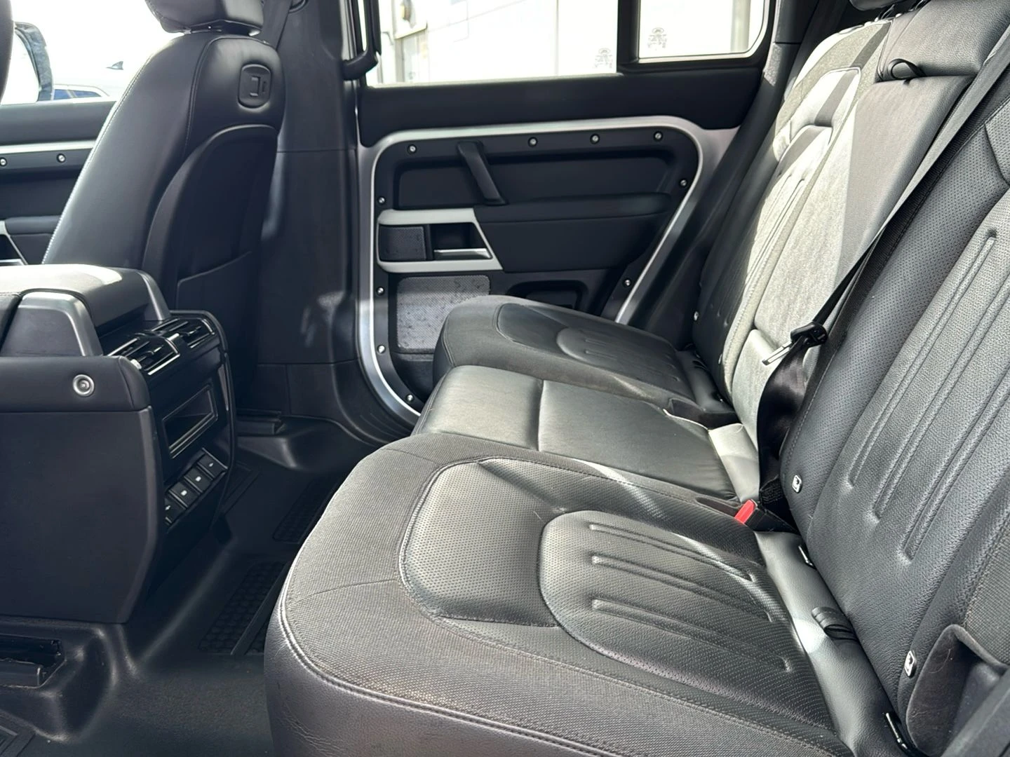 Land Rover-Defender-image-6