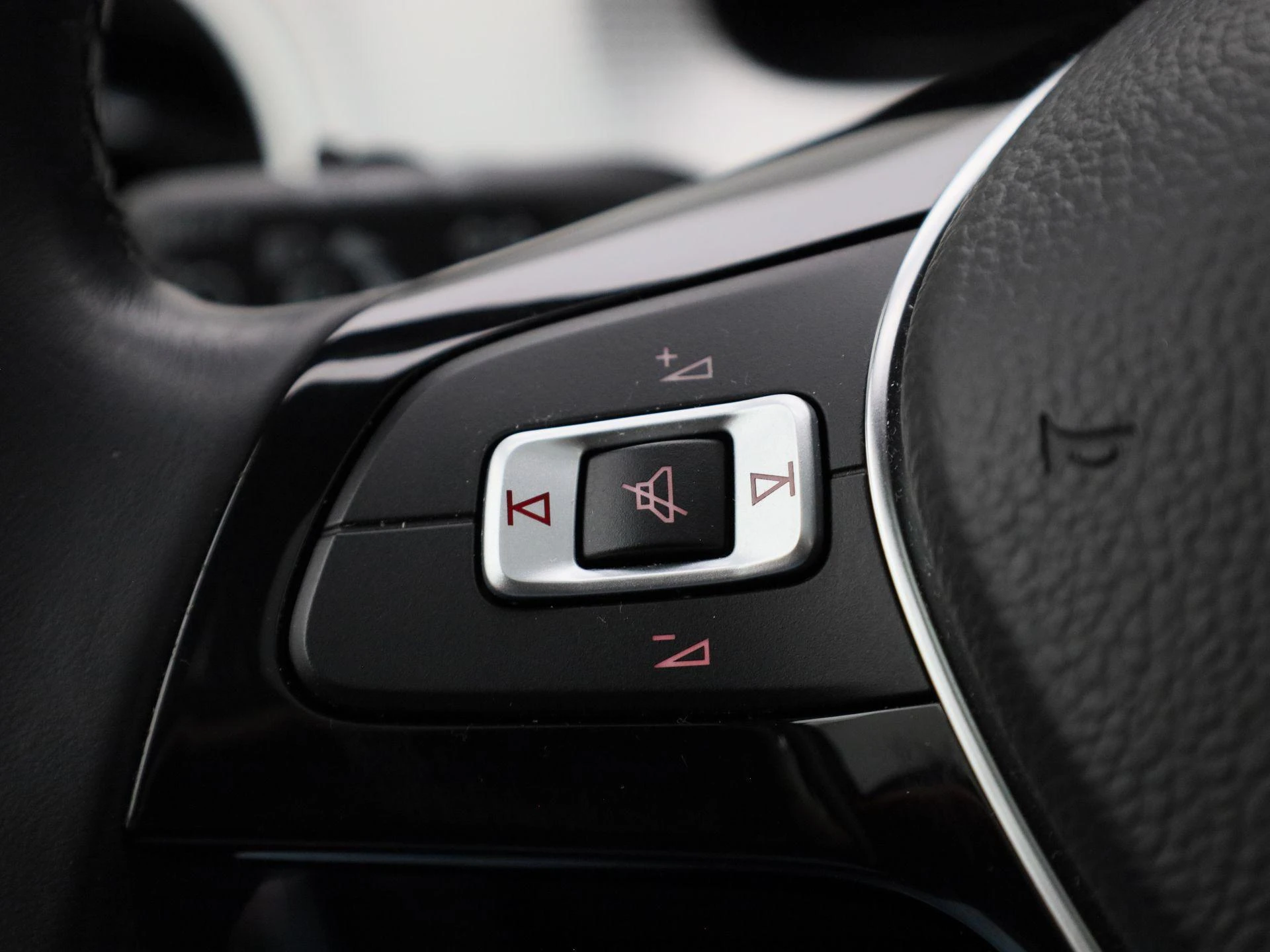 Volkswagen-up!-image-17