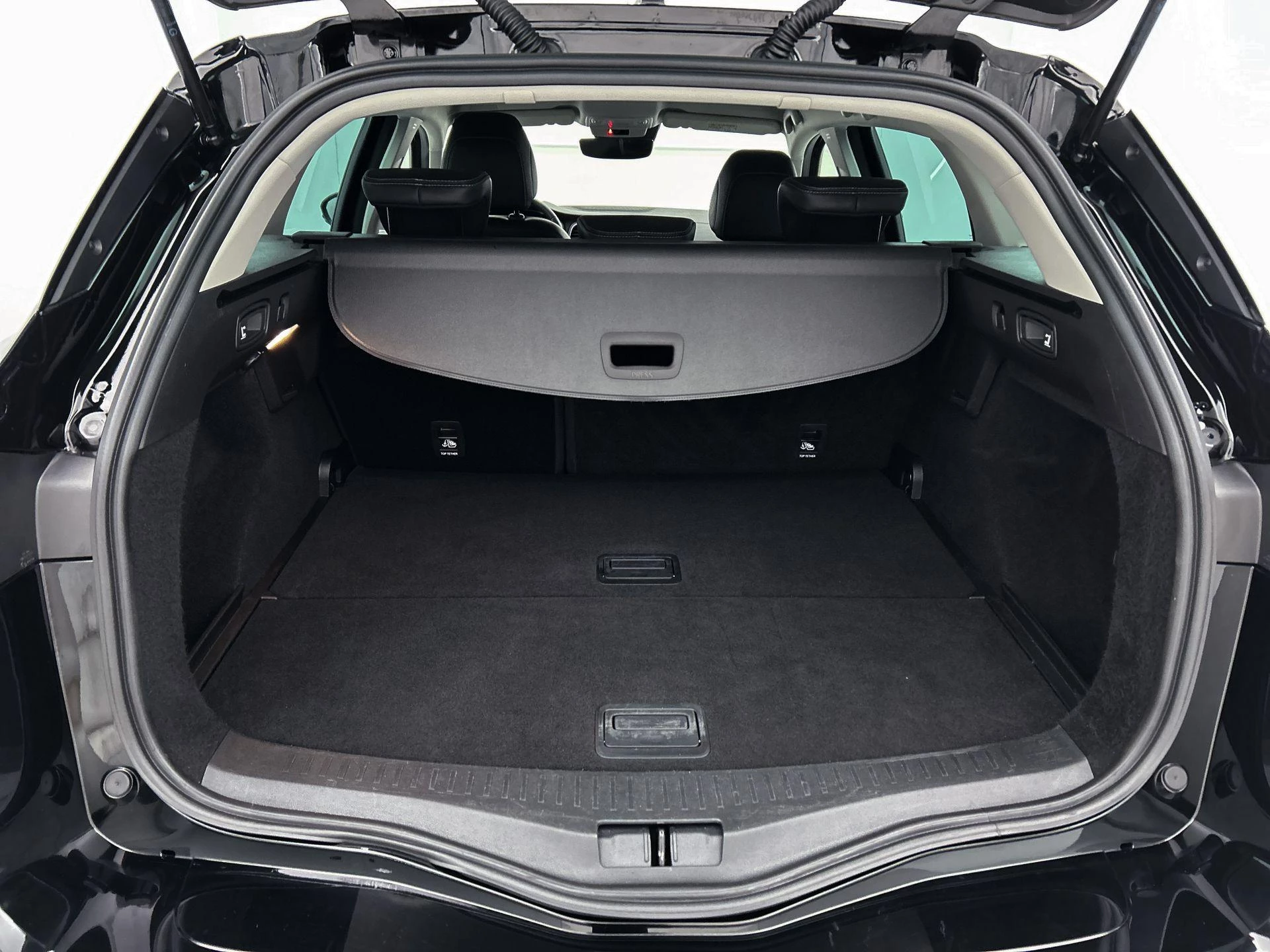 Renault-Mégane Estate-image-11