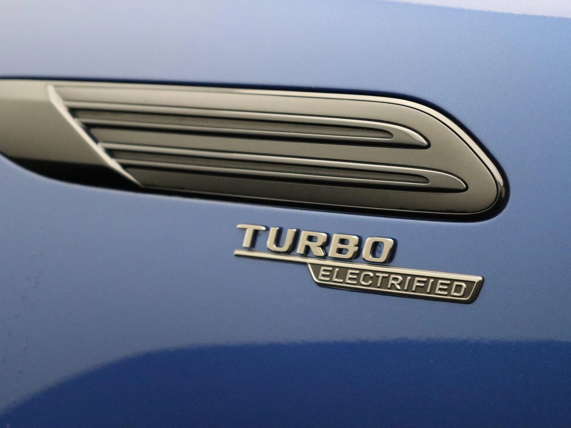 Mercedes-Benz-SL-image-7