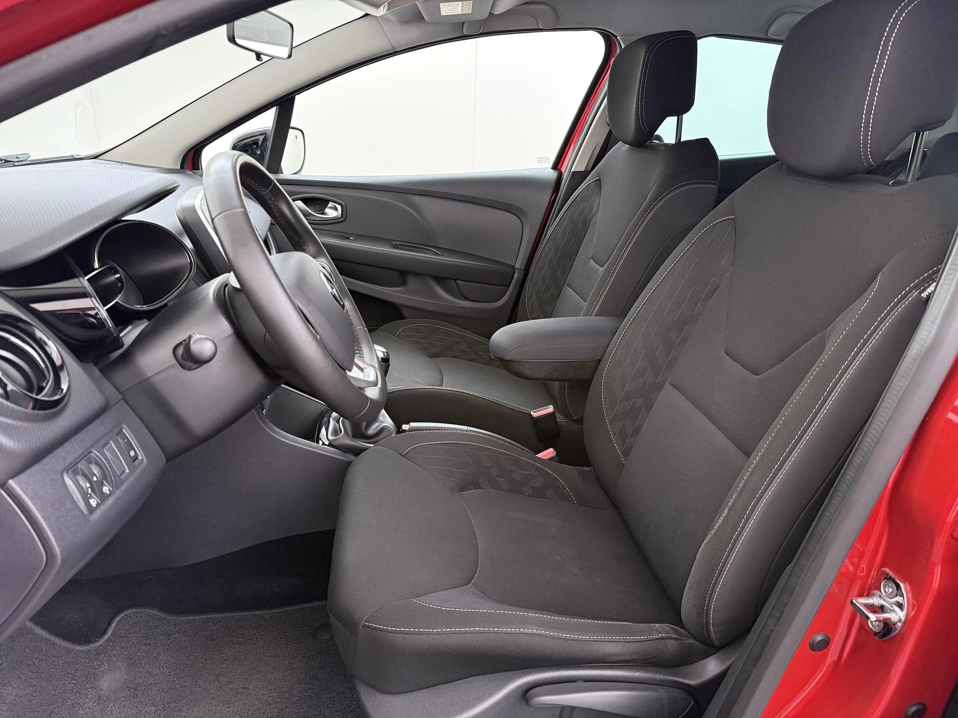 Renault-Clio-image-14