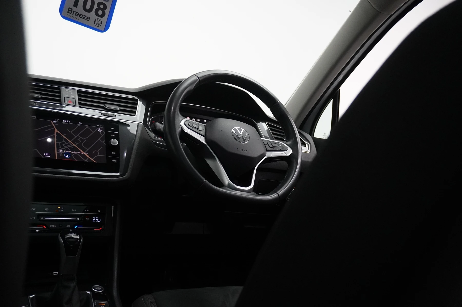Volkswagen-Tiguan-image-24