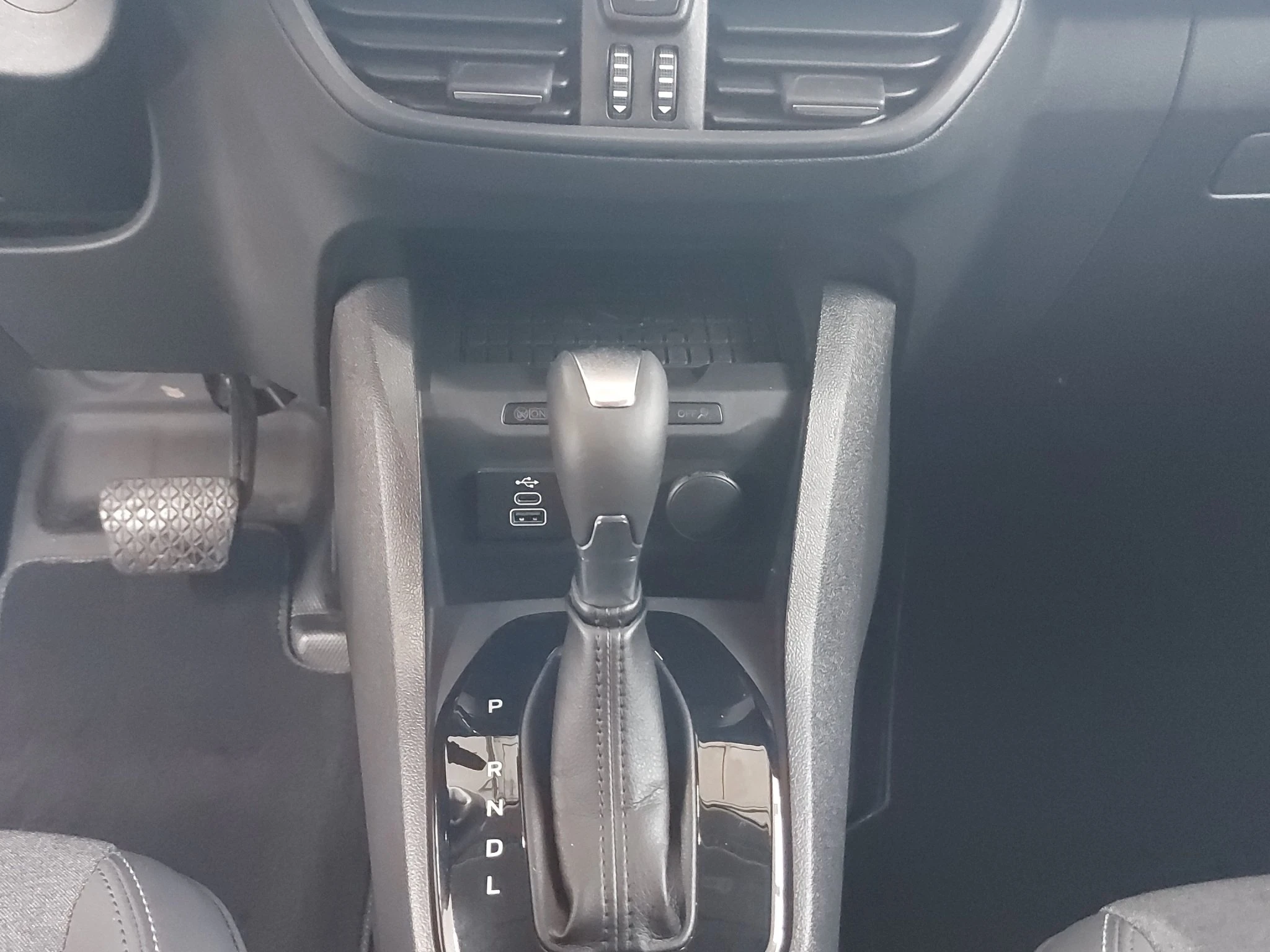 Ford Transit Courier 1.0 EcoBoost Active /EURO 6e)