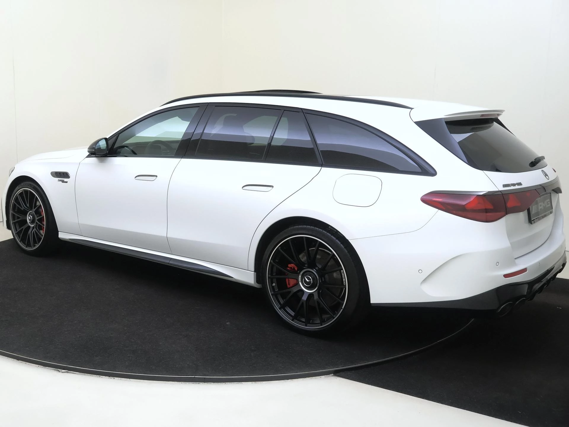 Mercedes-Benz E-Klasse Estate AMG 53 4MATIC+ Night Edition