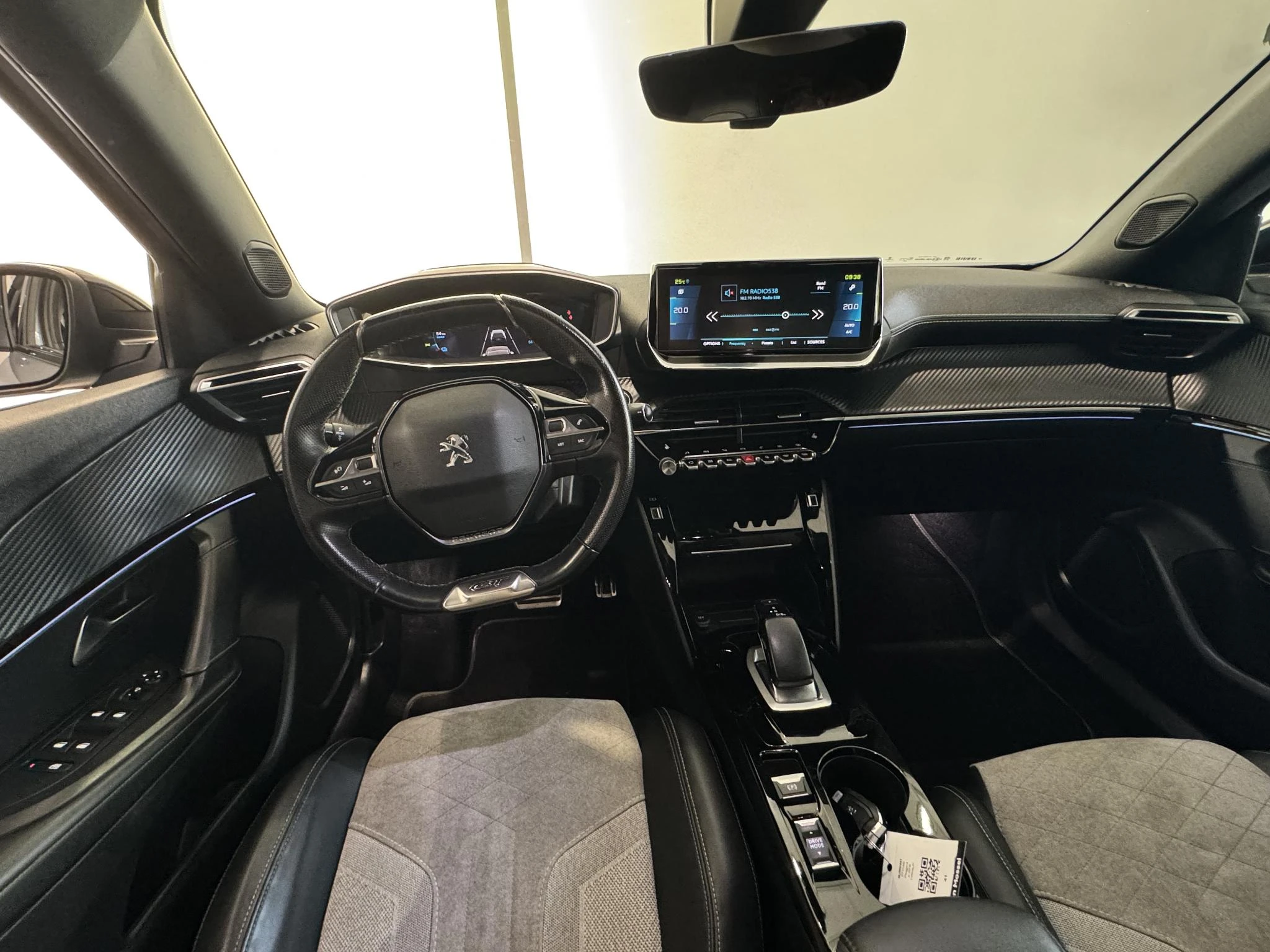 Peugeot-e-2008-image-29