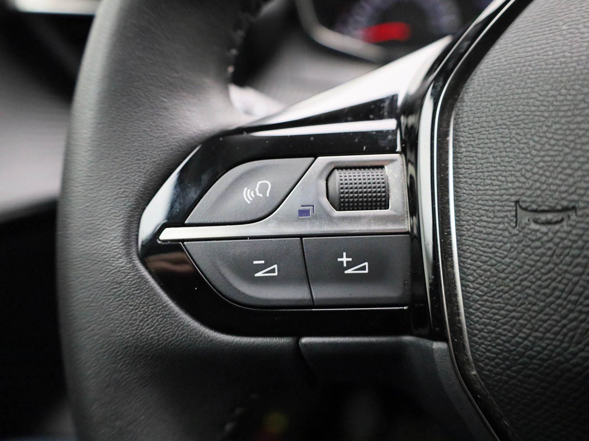 Peugeot-208-image-16