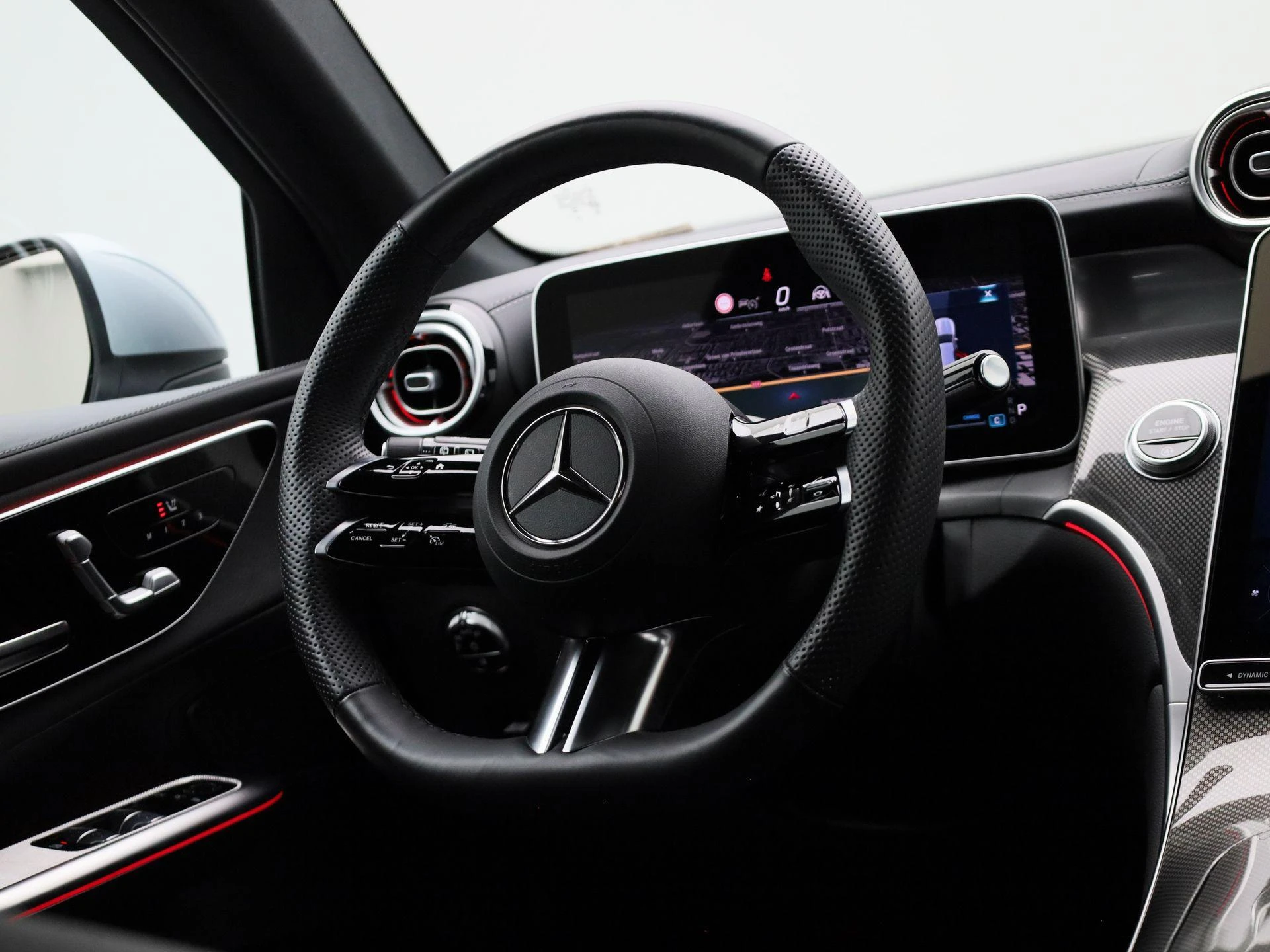 Mercedes-Benz-GLC-image-41