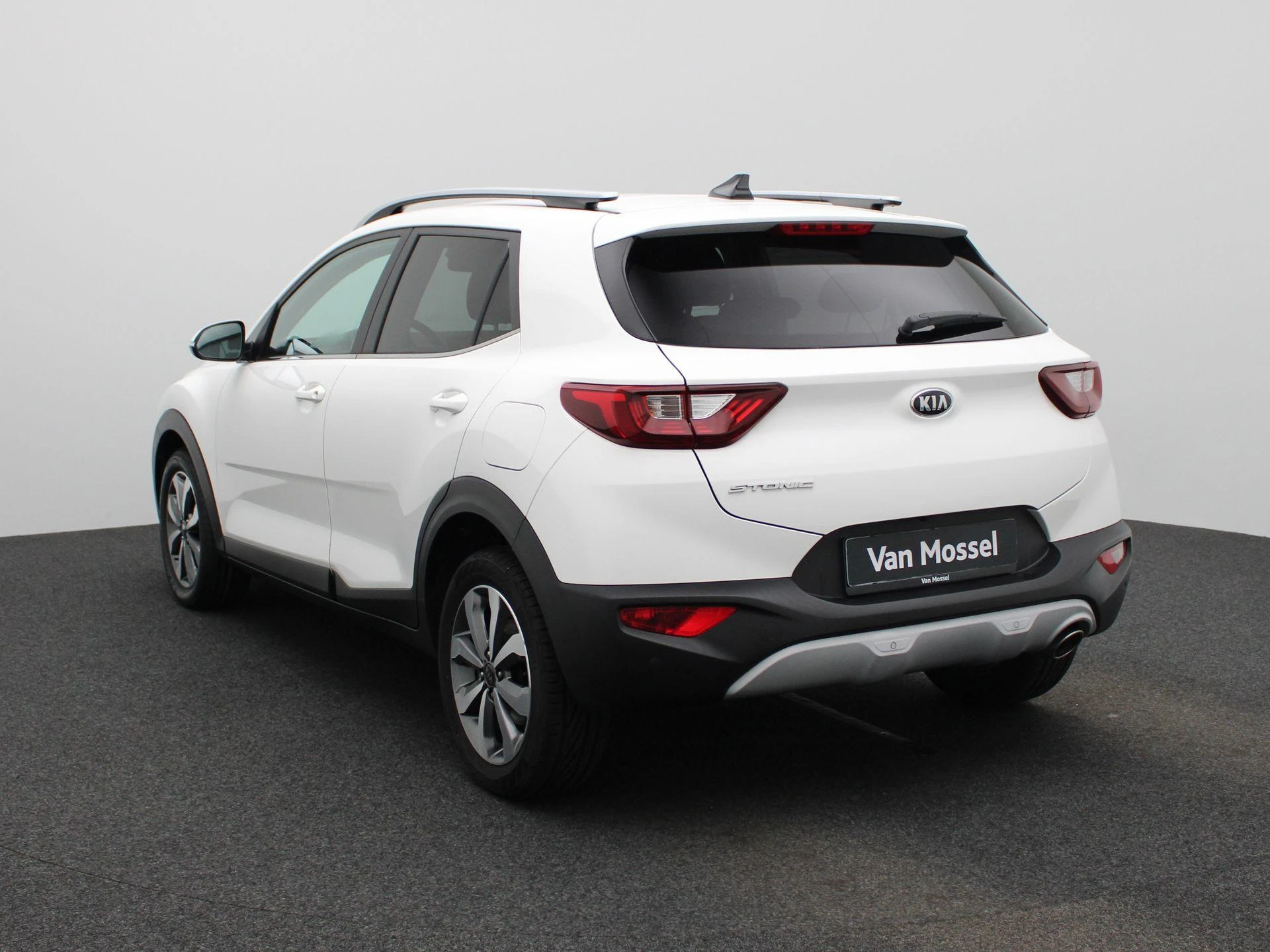 Kia-Stonic-image-1
