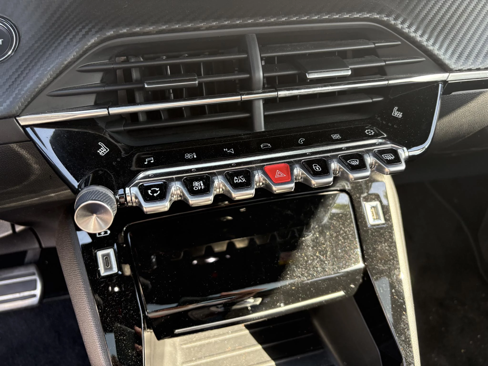 Peugeot-208-image-20