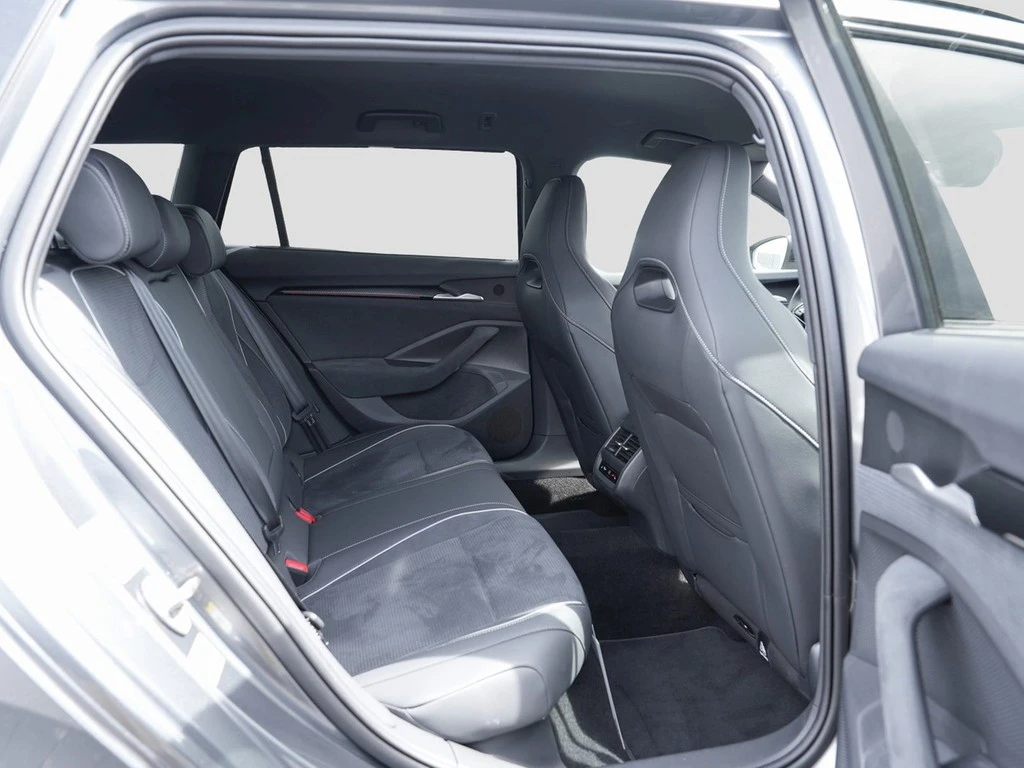 Škoda Superb Combi 2.0 TDI DSG Sportline AHK/Navi/RFK