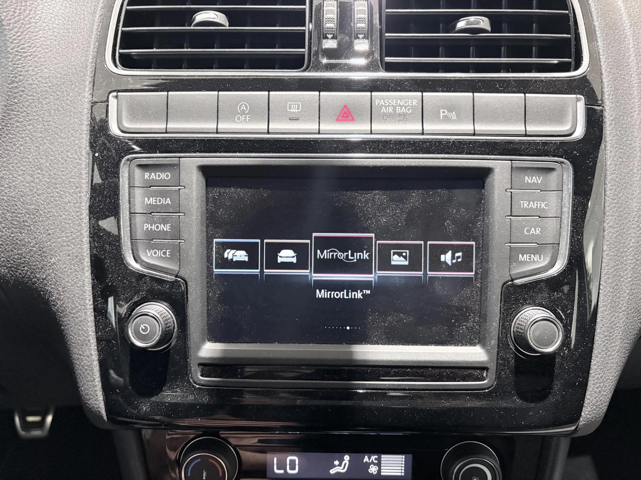 Volkswagen-Polo-image-24