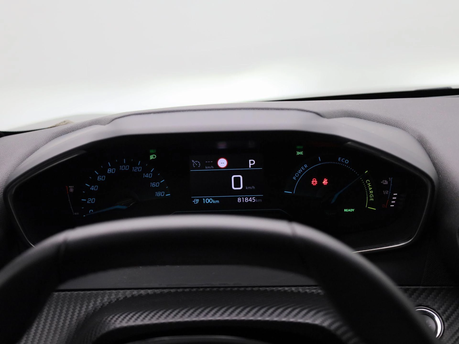 Peugeot-e-208-image-8